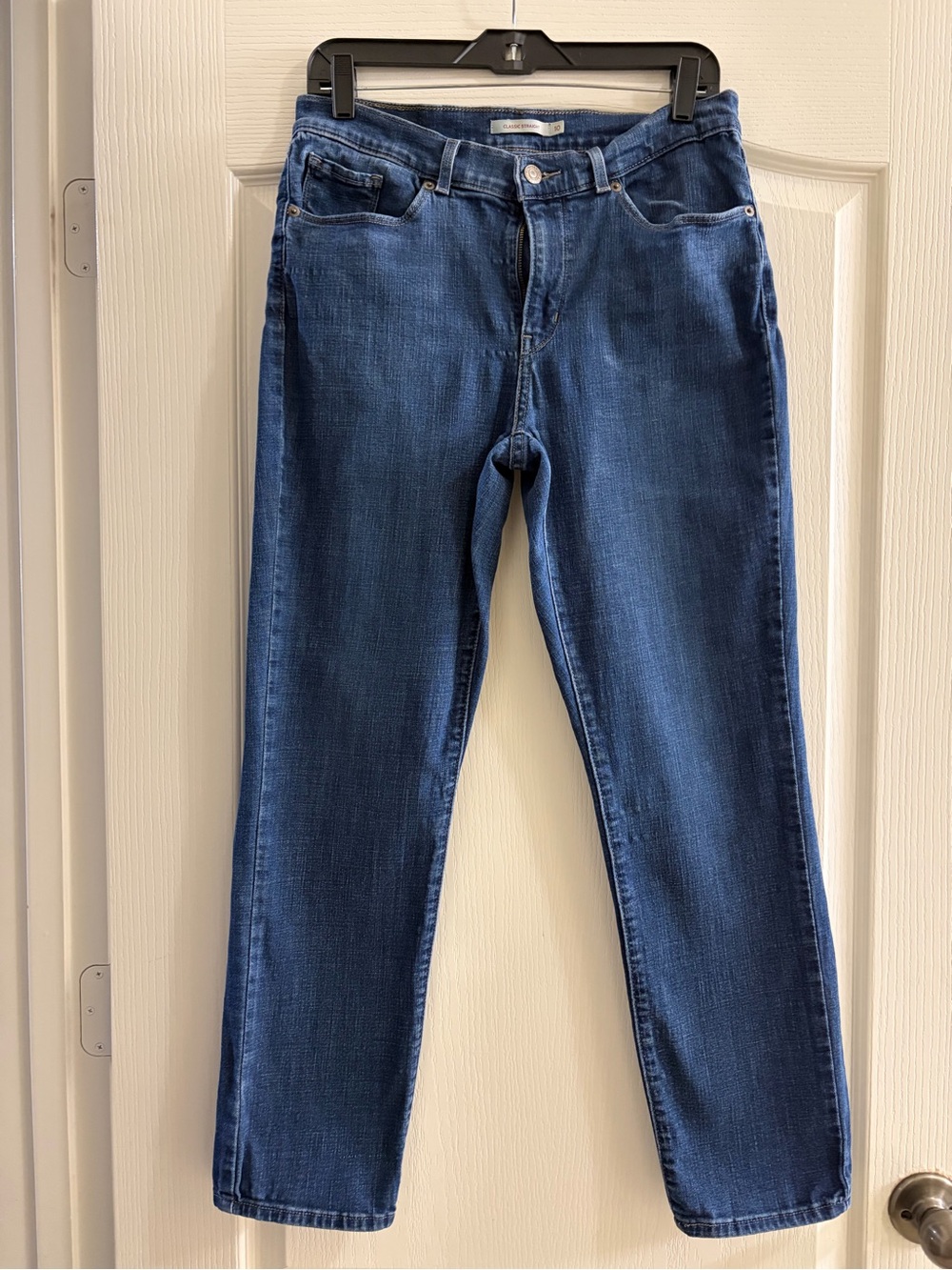Levi's Straight Leg Jeans in Deep Indigo Blue